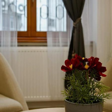 Standard Apartment By Hi5- Podmaniczky Street Budapest Extérieur photo