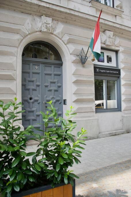 Standard Apartment By Hi5- Podmaniczky Street Budapest Extérieur photo